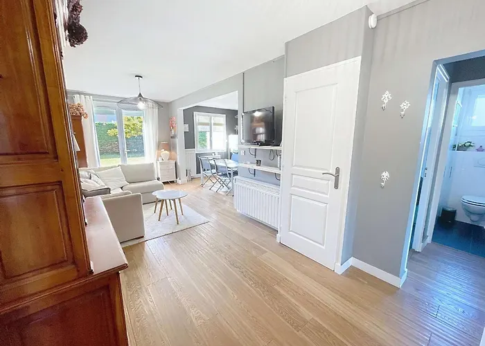 Apartment Plain-pied Avec Jardin - Proche - Fr-1-361-572