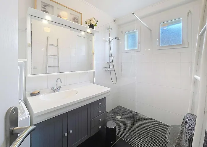 Apartment Plain-pied Avec Jardin - Proche - Fr-1-361-572